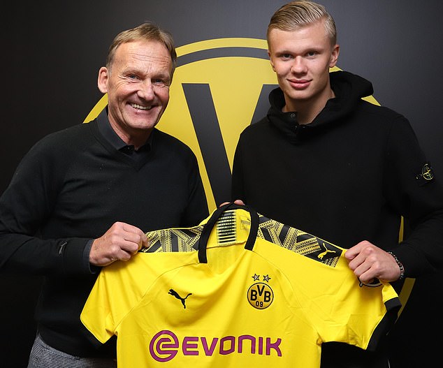 节俭！亚当斯：选秀前我尽可能多试训 因为可以收集各队的装备（亚当斯笑言节俭：选前拼命试训只为收集各队装备）