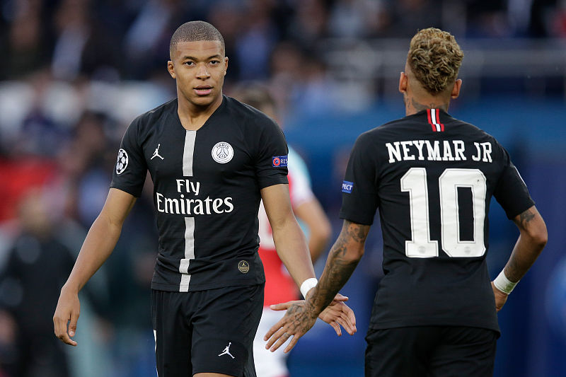 《球员退休金制度：退役后的球星如何靠福利生活？》